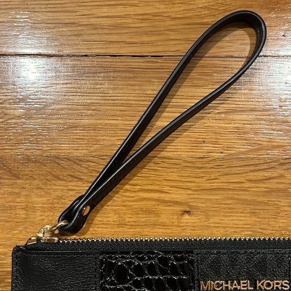 Michael Kors MK Jet Set Travel Zip Clutch Wristlet - Black - Picture 4 of 8